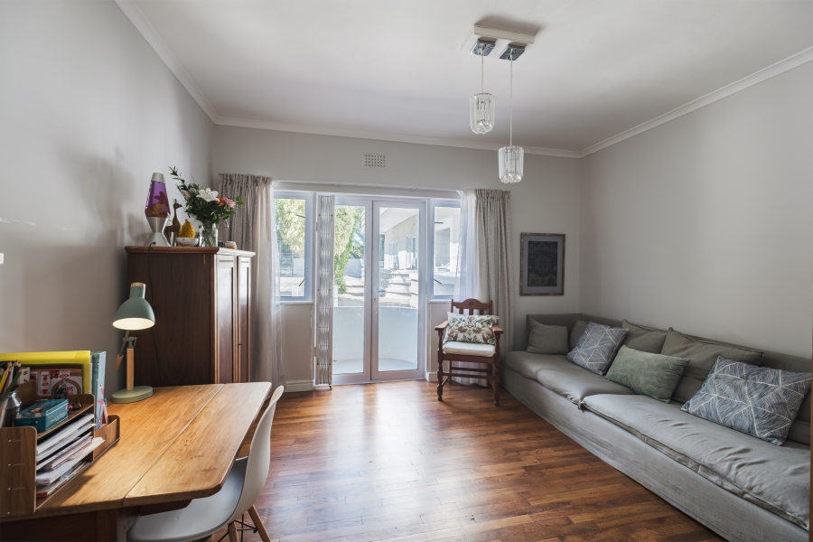 1 Bedroom Property for Sale in Vredehoek Western Cape